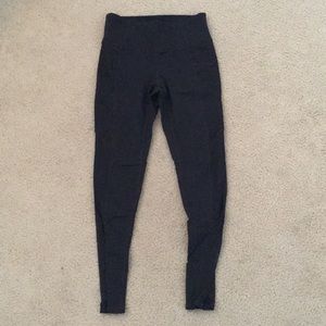 Athleta yoga pants worn less than 5x